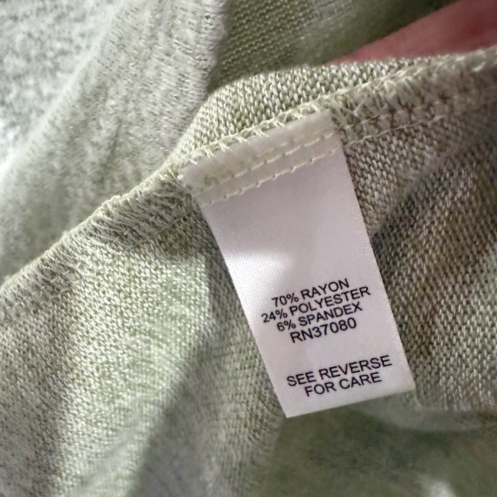 Stylish Light Green Button-Accent Sweatshirt - image 5